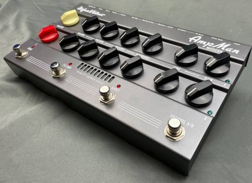 Hughes & Kettner - AmpMan Modern Floor Amplifier 2